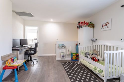 2418 Royal Ave, Simi Valley CA 93065-4759 exterior