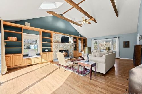 89 Perry Ave, Norwalk CT  06850-1216 exterior