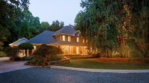2901 Pete Shaw Rd, Marietta, GA 30066-2205