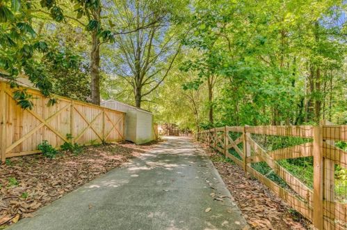 195 Poplar St, Lilburn, GA 30047-3835