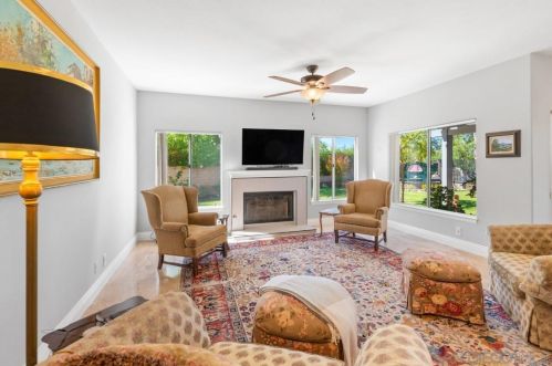 1597 Parkview Dr, Vista CA  92081-8750 exterior