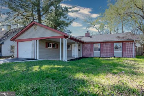 19 Shelbourne Ln, Willingboro, NJ 08046-1409