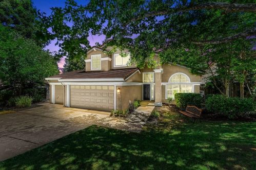 835 Willow Creek Dr, Folsom, CA 95630-5220