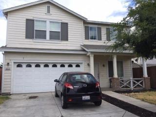 2412 Summer Crest Dr, Turlock, CA 95382-9742