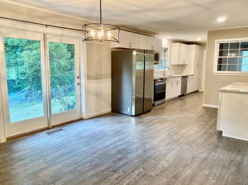 5420 Beach Haven Dr, Gainesville, GA 30504-5124