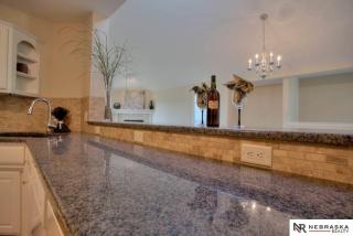 2815 Eagle Hills Cir, Omaha, NE 68133-3371