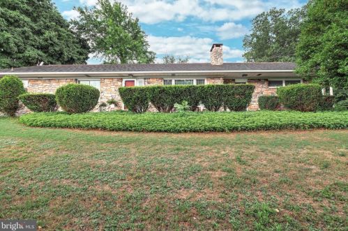 2621 Vireo Rd, York, PA 17403-9501