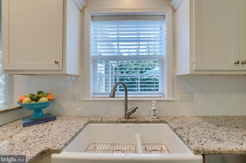 1518 Sunset Ave, Lancaster PA  17601-4328 exterior