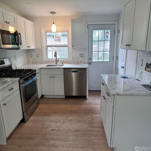1729 4th St, Piscataway, NJ 08854-1654