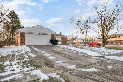 11959 Hamden Dr, Cincinnati, OH 45240-1809