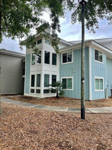 273 Alexandra Dr, Mount Pleasant, SC 29464-2884