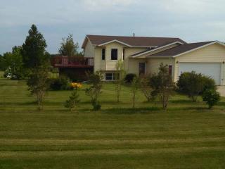 7019 Rock Creek Rd, Bismarck, ND 58503-1510