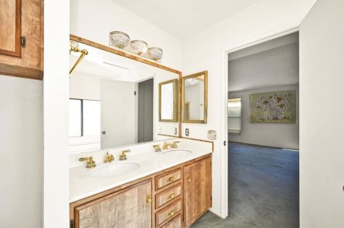 16222 Monterey Ln, Huntington Beach CA  92649-2276 exterior