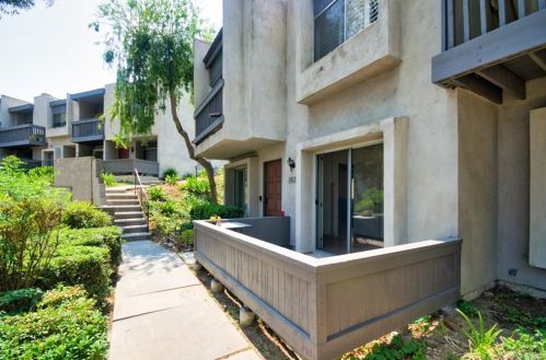 1812 Rainbow Terrace Ln, Montebello, CA 90640-1952