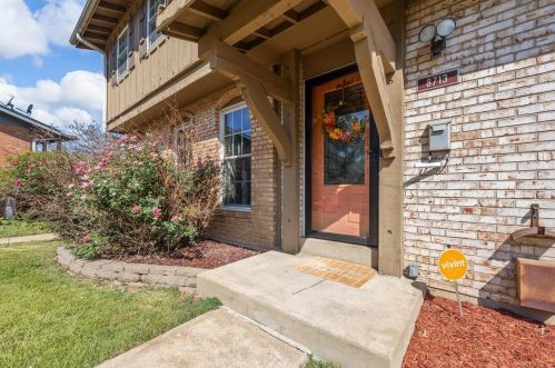 8713 Santa Bella Dr, Hazelwood, MO 63042-2917