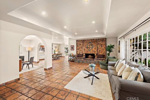 11411 Arroyo Ave, Santa Ana CA  92705-2469 exterior