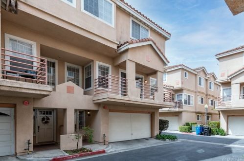 13975 Lemoli Ave, Hawthorne, CA 90250-8851