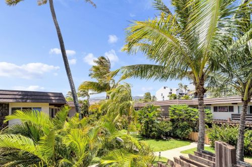 444 Lunalilo Home Rd, Honolulu HI  96825-1751 exterior