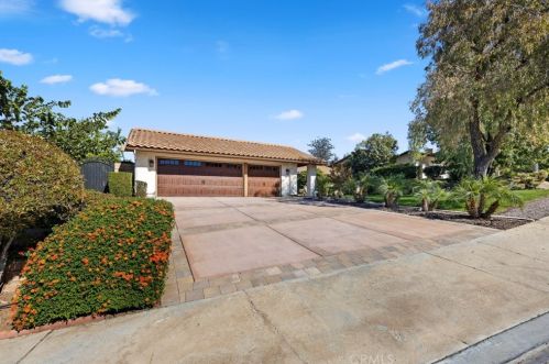 6760 Roanoak Pl, Riverside, CA 92506-5311