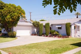 1712 Bender Ave, Glendora, CA 91740-5904