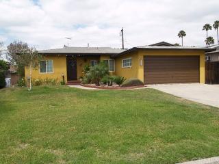 4121 Ellen Dr, Covina, CA 91722-3912