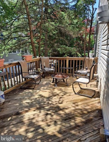 100 Chestnut Ave, Camden NJ  08107-2207 exterior