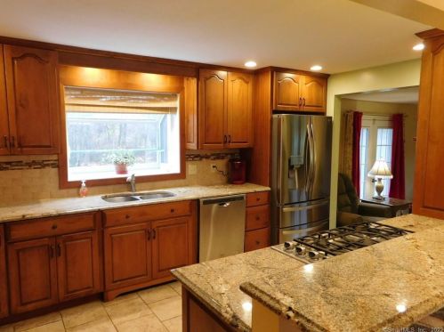 146 Daisy Ln, Durham, CT 06422-1602