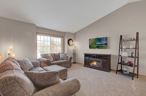 22131 Ethan Ave, Columbus, MN 55025