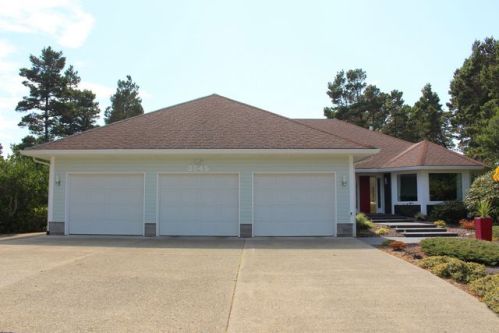 3545 Rhododendron Dr, Florence OR  97439-9317 exterior