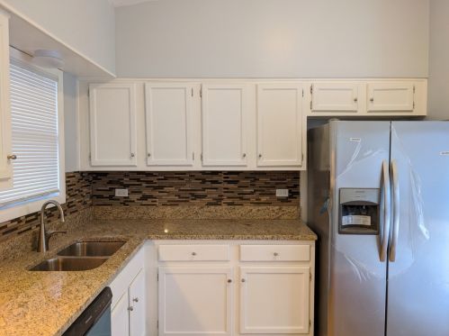 19212 Pine Dr, Country Club Hills, IL 60478-5838