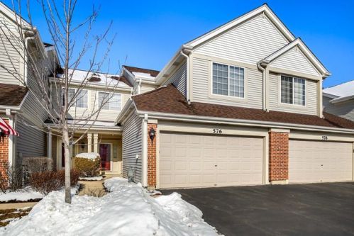 576 Thornhill Ln, Palatine, IL 60074-7085