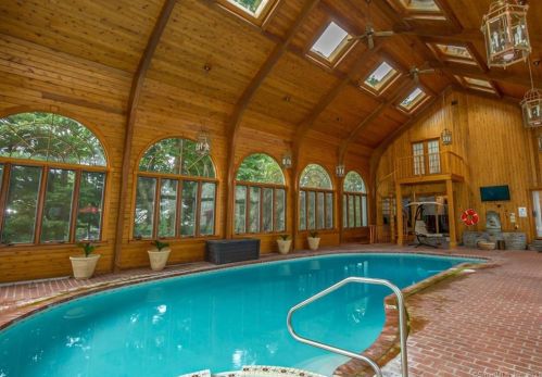 44 Long Hill Dr, Somers, CT 06071-1266
