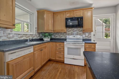 3919 Isbell St, Silver Spring MD 20906-4220 exterior