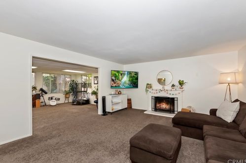 222 Phlox Ave, Redlands, CA 92373-6118