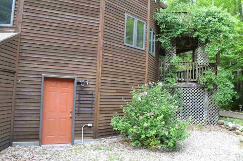 80 Linwood Dr, Alton, NH 03809-5231