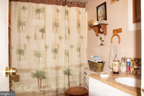 34 Mallard Ct, Charles Town WV 25414-5804 exterior