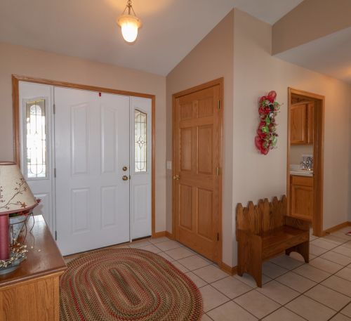 1302 Arneita St, Sycamore, IL 60178-1155
