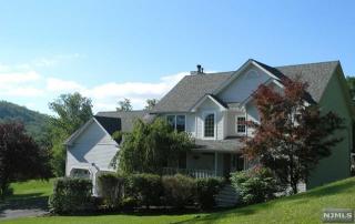 6 Harborside Dr, Wantage, NJ 07461-4860