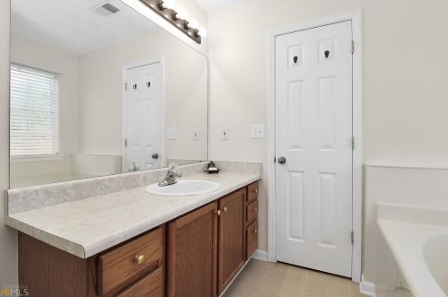 106 Meadow View Dr, Jackson GA  30233-2908 exterior