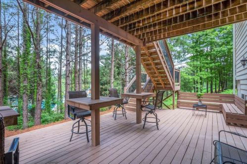 2551 Essex Ln, Atlanta GA  30331-7855 exterior