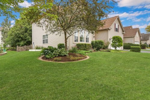17110 Prairieview Ln, Gurnee, IL 60031-4277