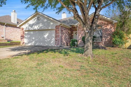 4765 Birchbend Ln, Fort Worth TX  76137-1521 exterior