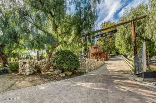6161 Fairview Pl, Calabasas, CA 91301-1853