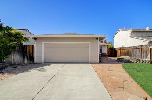 6138 Banner Dr, San Jose, CA 95123-4802