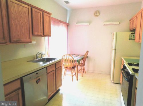 203 Meadowlark Dr, Trenton NJ  08690-3569 exterior