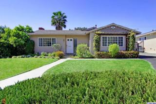 945 Crestview Dr, Pasadena, CA 91107-1950
