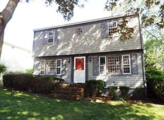 16 Hillside Rd, Bristol, RI 02809-2520