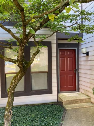 2218 Clough Ridge Dr, Cincinnati OH  45230-1487 exterior