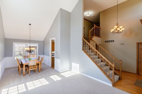 1169 Chesapeake Ct, Hanover Park, IL 60103-5888