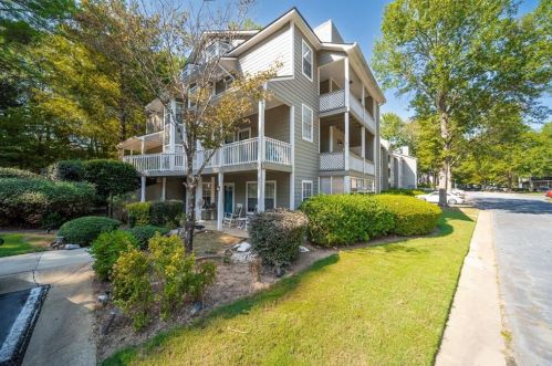 6431 Oakleaf Way, Morrow, GA 30260-1768